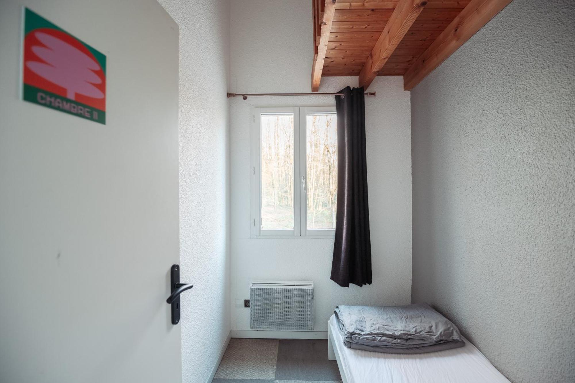 La Donaclaudre - Hebergement De Groupe En Pleine Nature, Ideal Pour Tous Vos Sejours ! 63 Couchages - 2 Grandes Salles - Salle De Jeux - Cuisine Professionnelle - Accessible Facilement - Localisation Attractive -Proche Paris & Disney Saint-Augustin  외부 사진